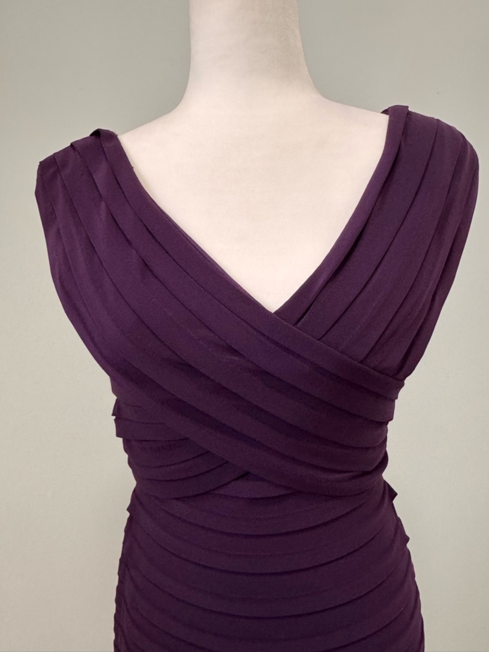 Dark Purple Bandage or Shutter Pleat Dress V Neck Midi Sz 2 -4 - Picture 5 of 13